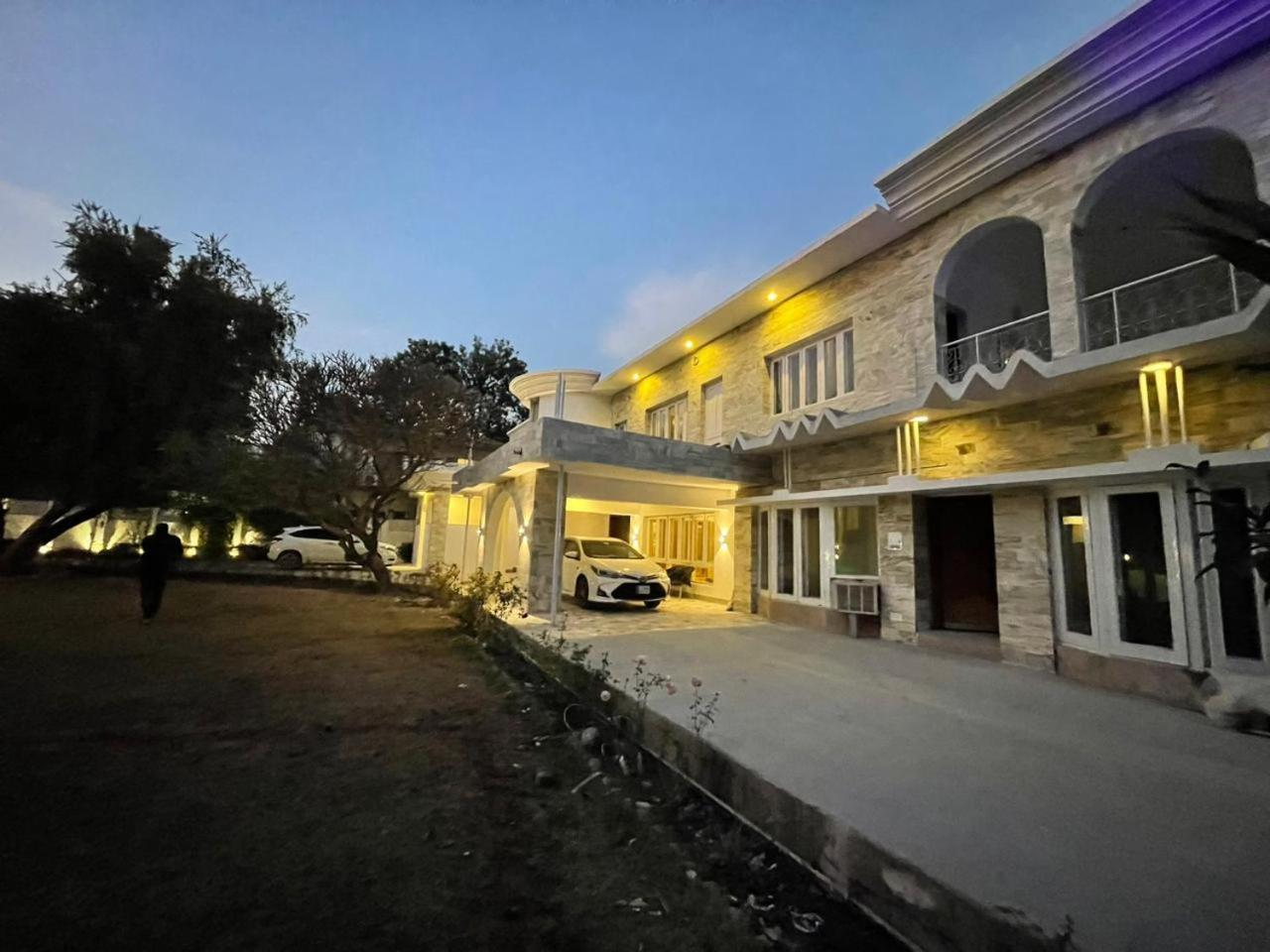 Laca Sa Lodge Opp Canturus Mall اسلام اباد المظهر الخارجي الصورة