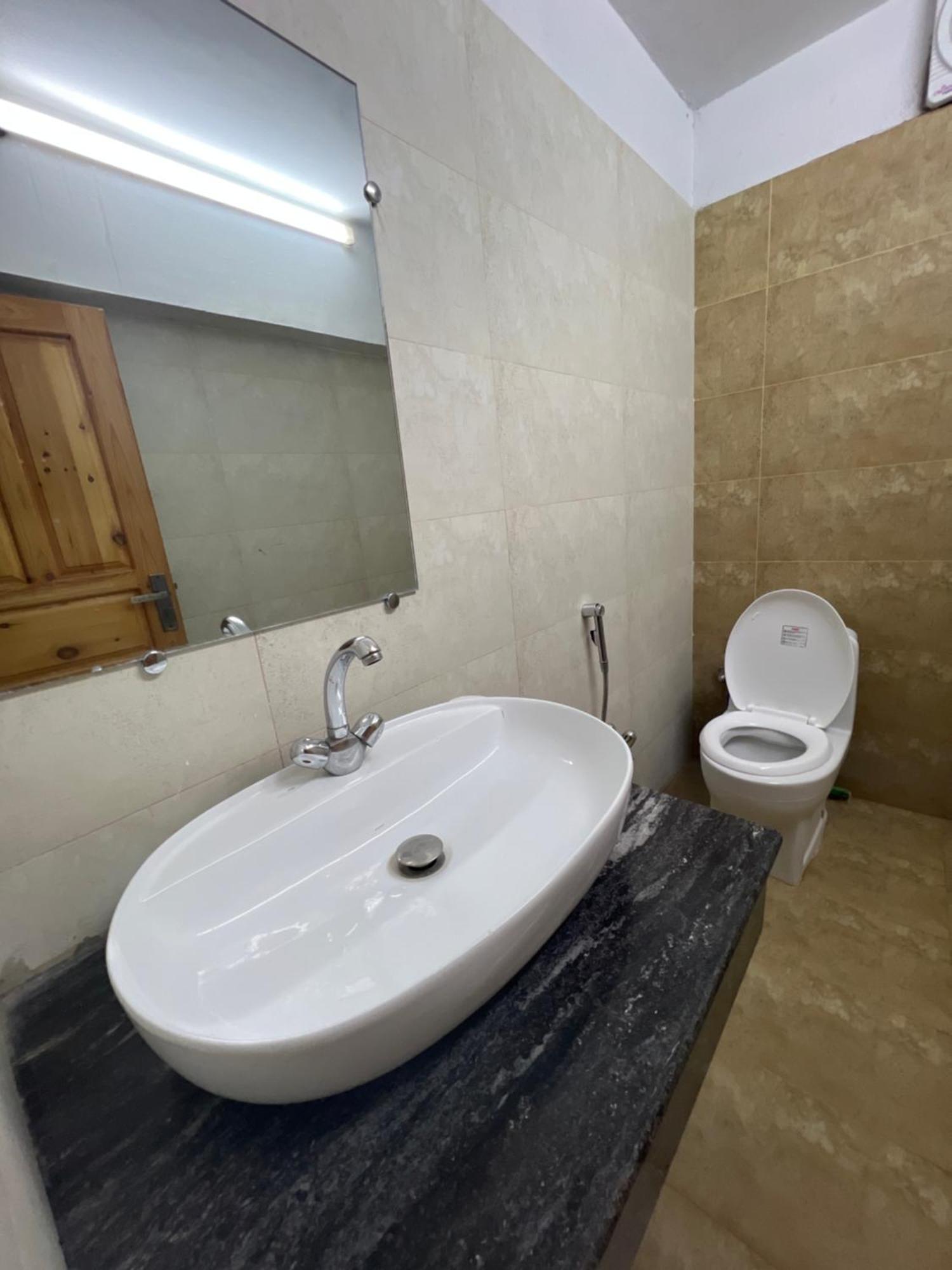 Laca Sa Lodge Opp Canturus Mall اسلام اباد المظهر الخارجي الصورة