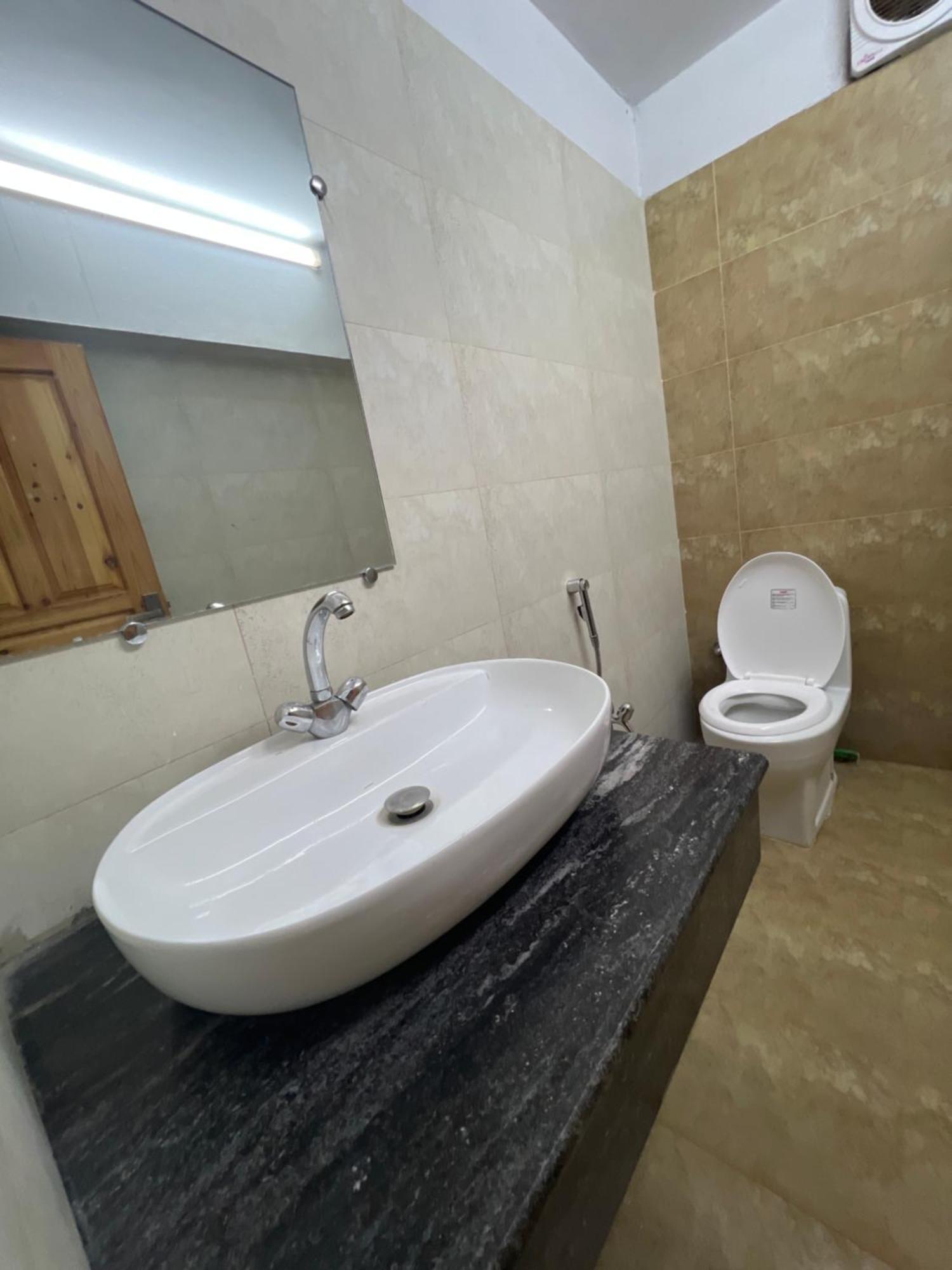 Laca Sa Lodge Opp Canturus Mall اسلام اباد المظهر الخارجي الصورة